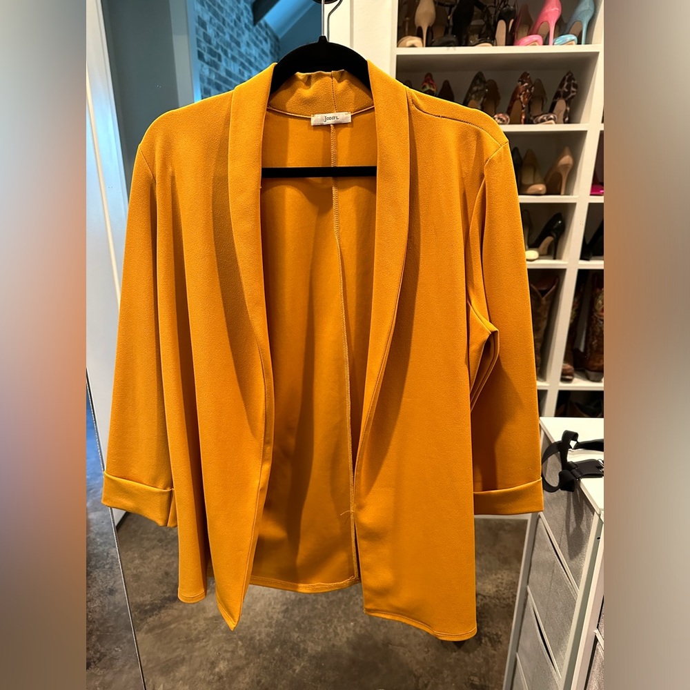 Women’s lightweight blazer